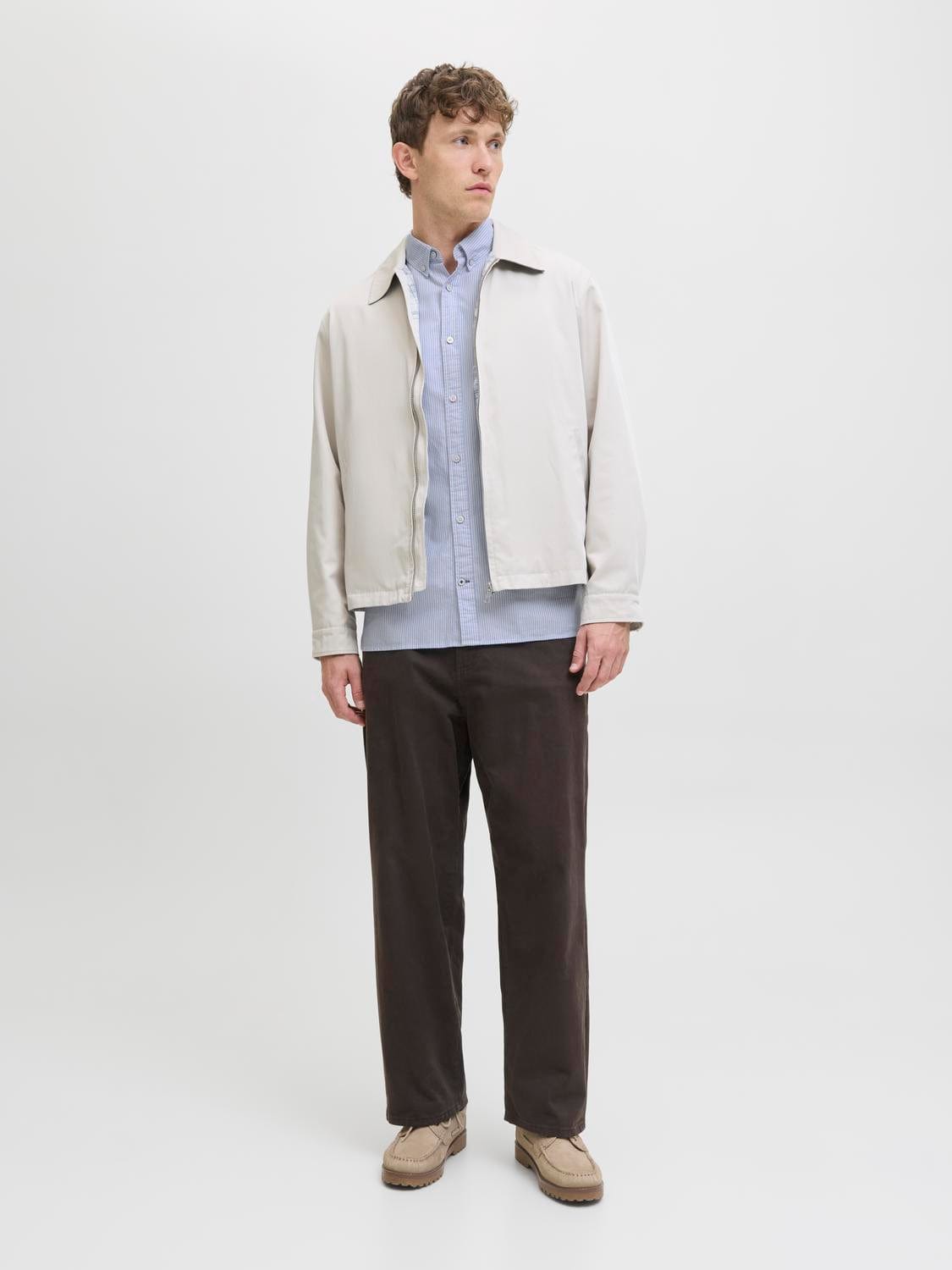 model_shot-front_full